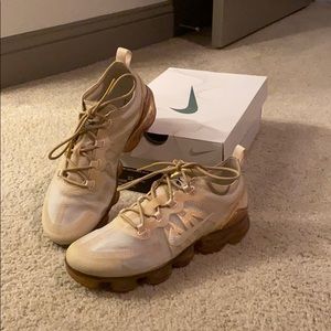 Nike Vapormax in Light Bone (beige)